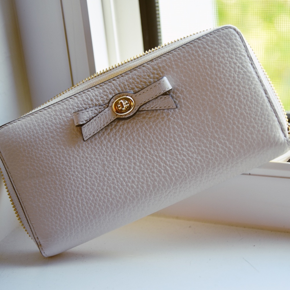Off-White Coach Wallet NWOT